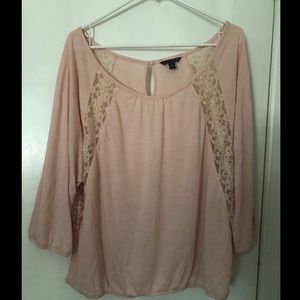 American Eagle 3/4 Sleeve Lacey Shirt💗
